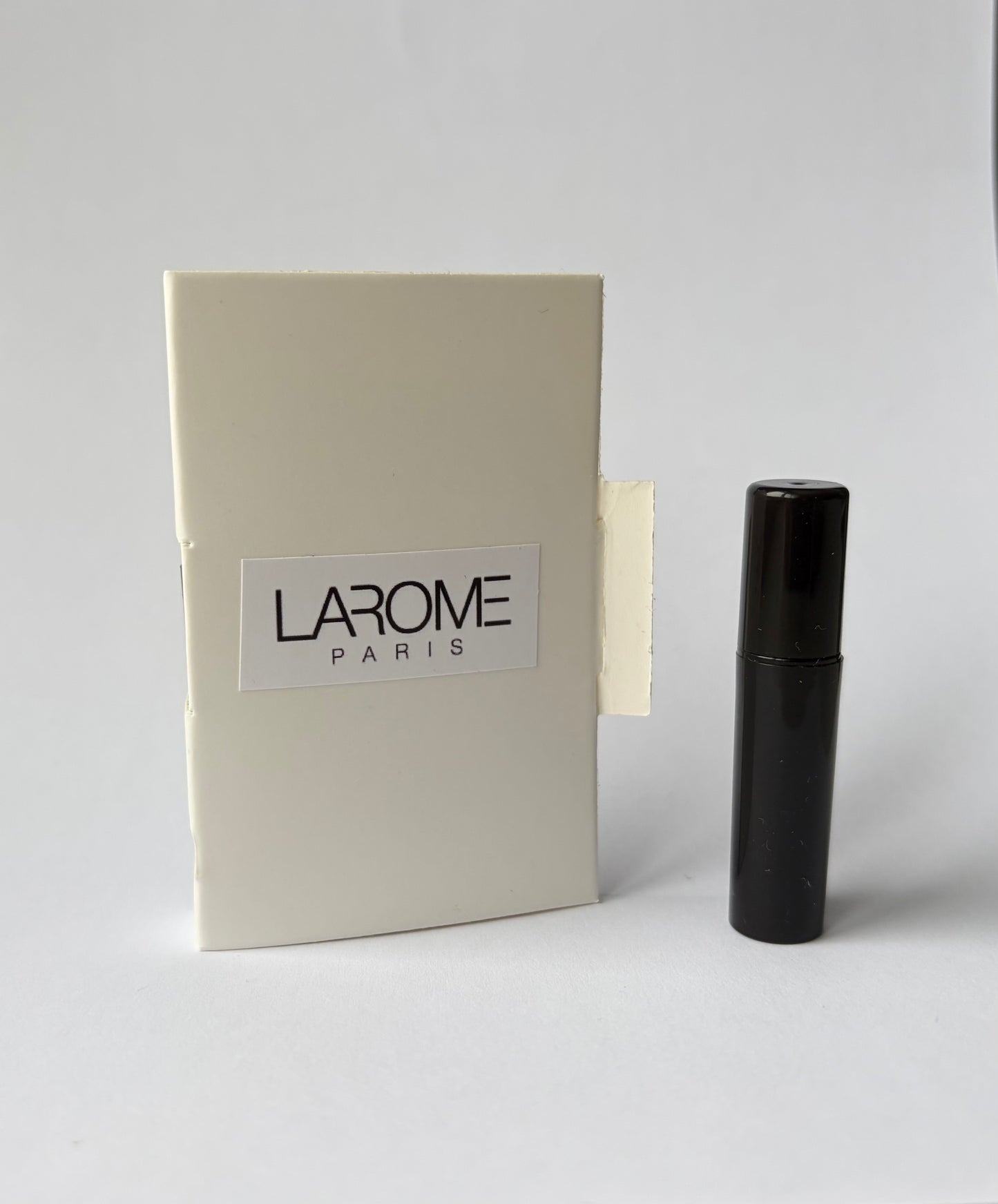 LAROME Paris Kvepalų Mėginukas (2ml) – Atraskite Savo Kvapą
